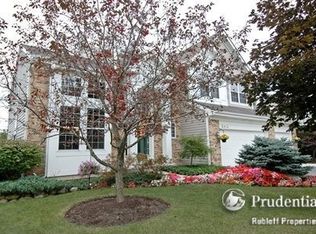 473 Barn Swallow Dr, Lindenhurst, IL 60046