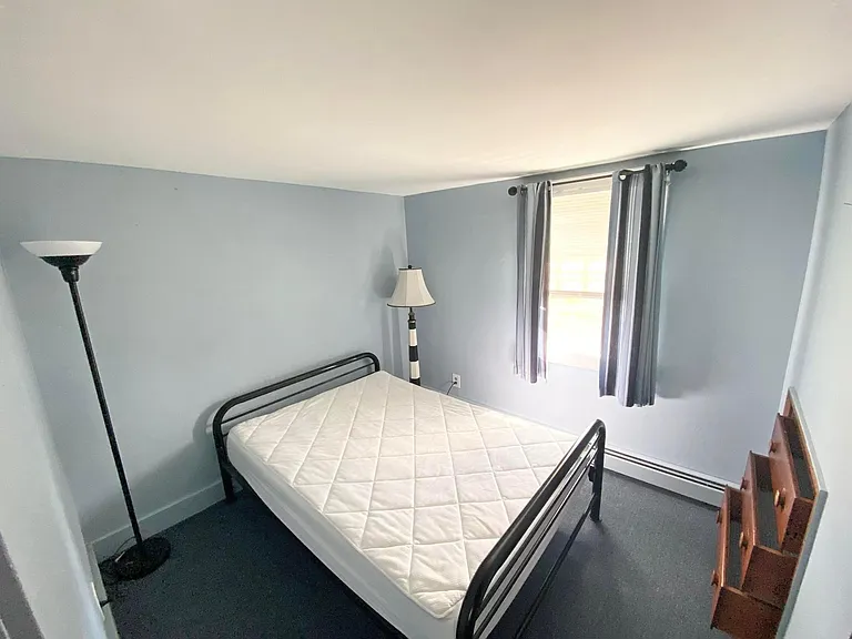 11 Middle Rd — Photo 10