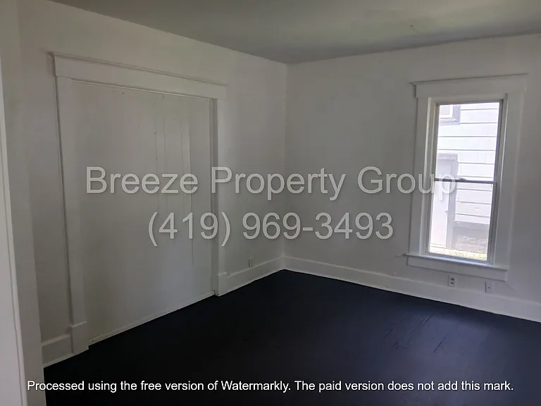 621 N Metcalf St — Photo 2