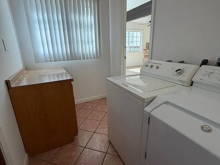 22206 Del Valle St — Photo 19