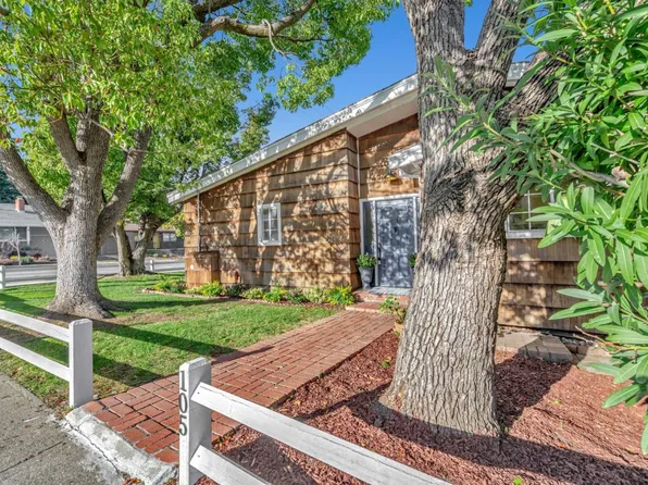 105 Brook St, San Carlos, CA 94070