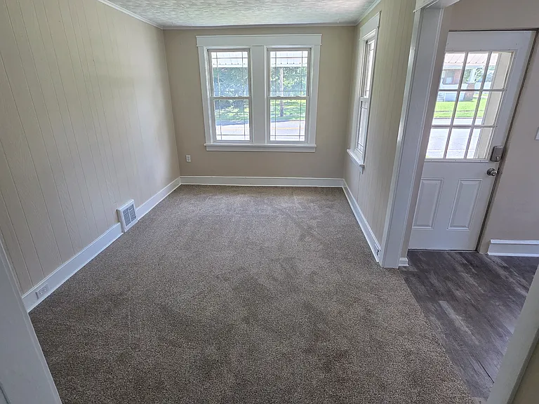129 Kings Hwy — Photo 13