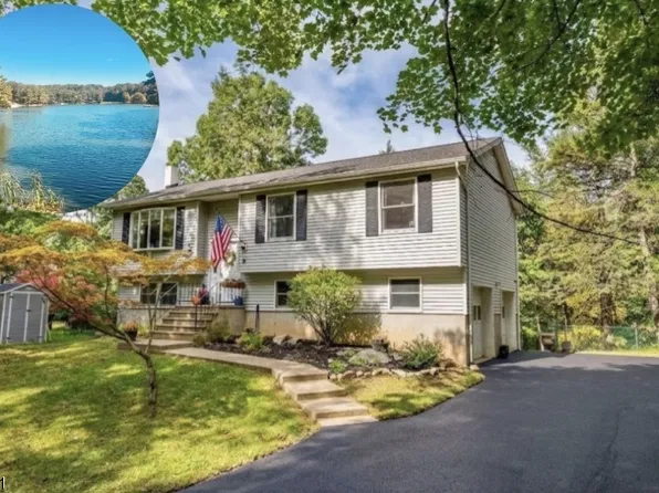 6 Upper Notch Rd, Vernon Twp., NJ 07461