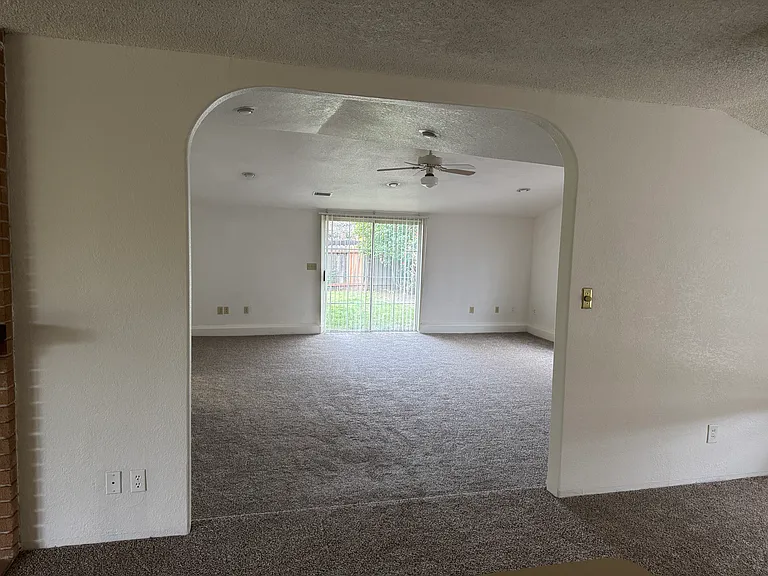 9443 Dalton Way — Photo 2