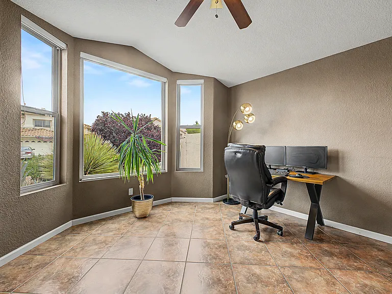 12410 N Echo Valley Dr — Photo 17