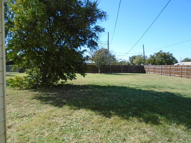 2701 S 23rd St — Photo 21
