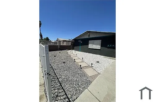 404 W Van Buren Ave #1 Photo 1
