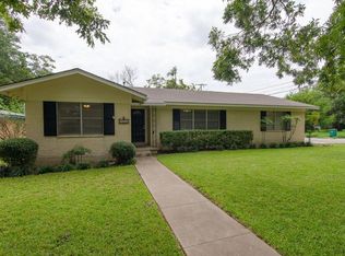 1015 Randall St, Taylor, TX 76574