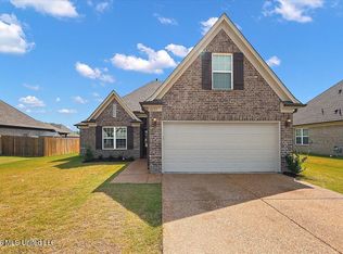 8692 Hayes Dr, Southaven, MS 38672