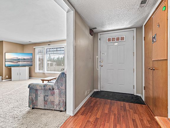 5th image of 3200 Hanley Rd