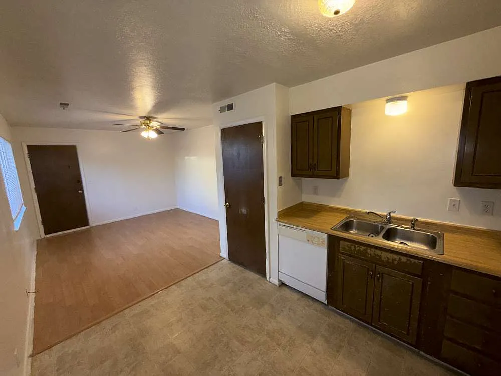 370 W 550 N — Photo 3
