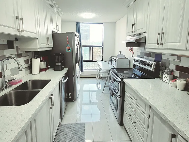 17 Knightsbridge Rd #506 — Photo 11