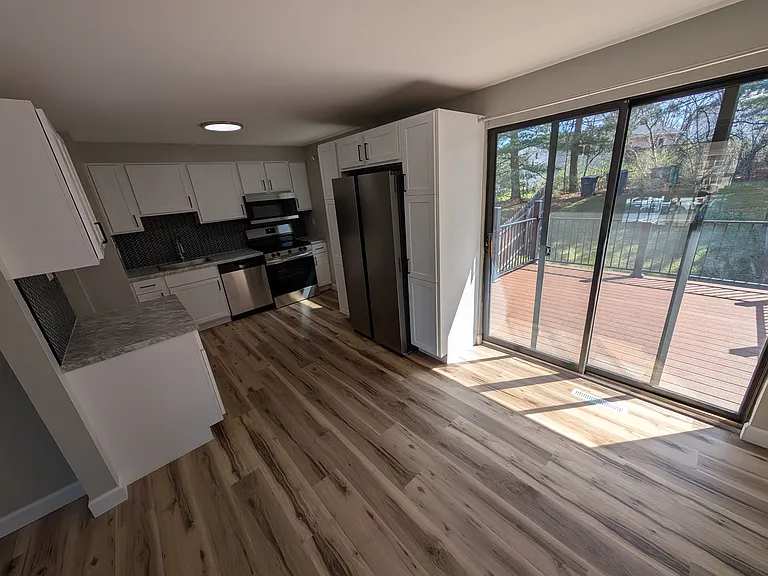 215 Parkwood Dr #MAIN — Photo 8