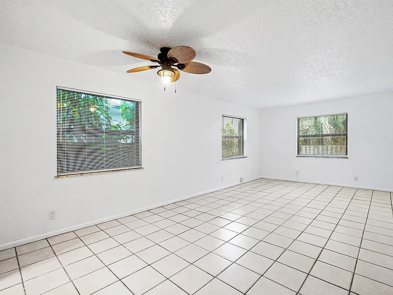 626 N Federal Hwy #3 — Photo 8