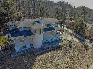 18450 N Shore Estates Rd, Spring Lake, MI 49456
