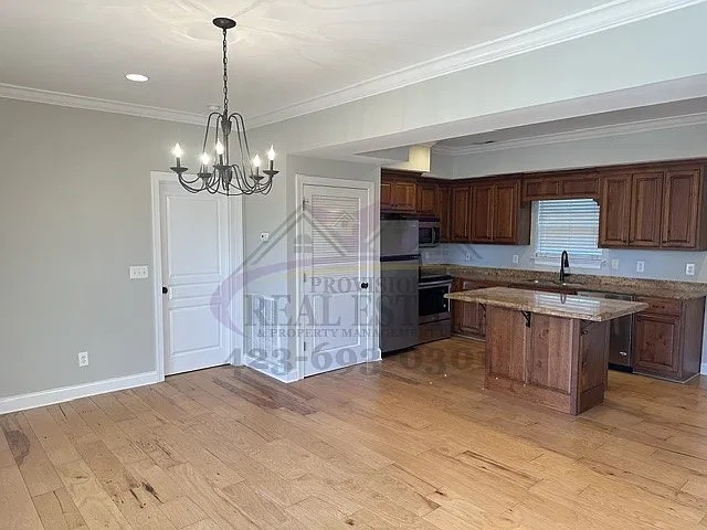 Beautiful 3BD/2BA Townhouse — Photo 2