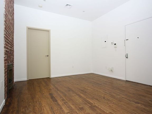 5th image of 1284 Pacific St APT 2b