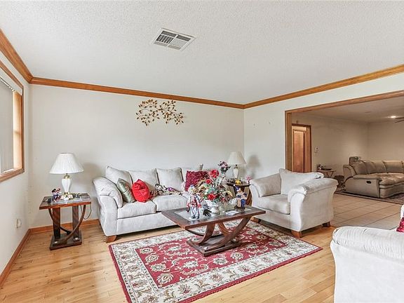 3rd image of 5378 Chamberlain Dr