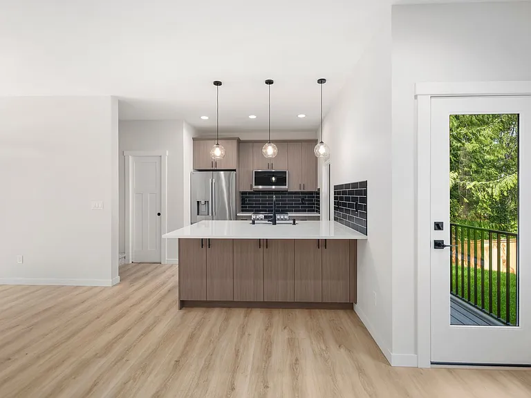 18545 Woodside Dr SE — Photo 14