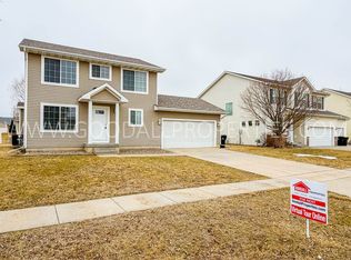 425 SE Waco Pl, Waukee, IA 50263
