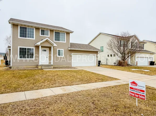 425 SE Waco Pl, Waukee, IA 50263