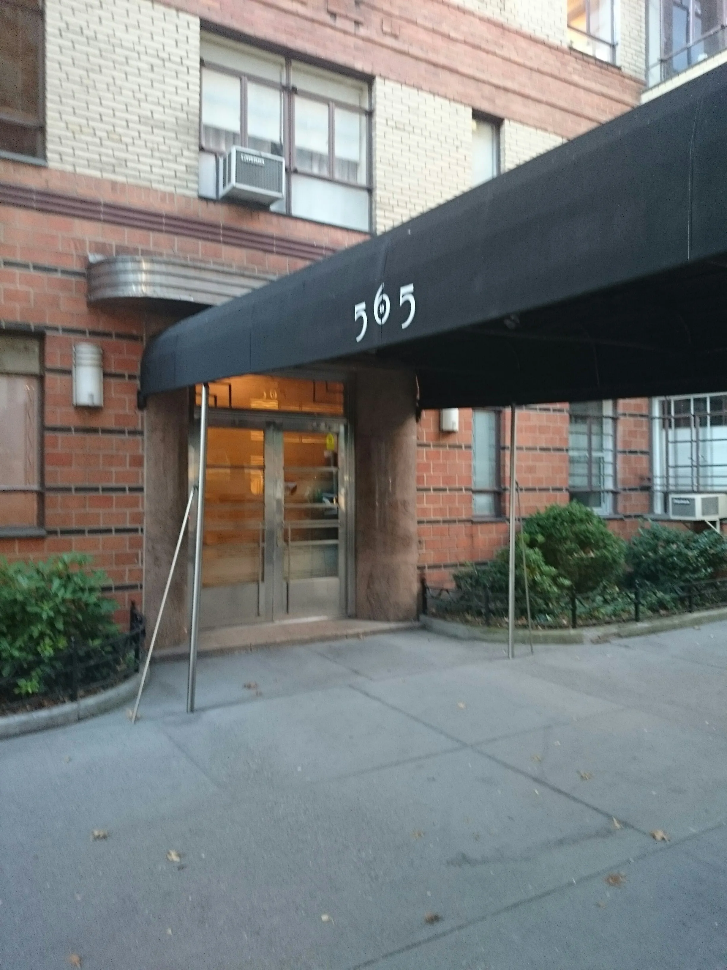 565 West End Avenue in Upper West Side : Sales, Rentals