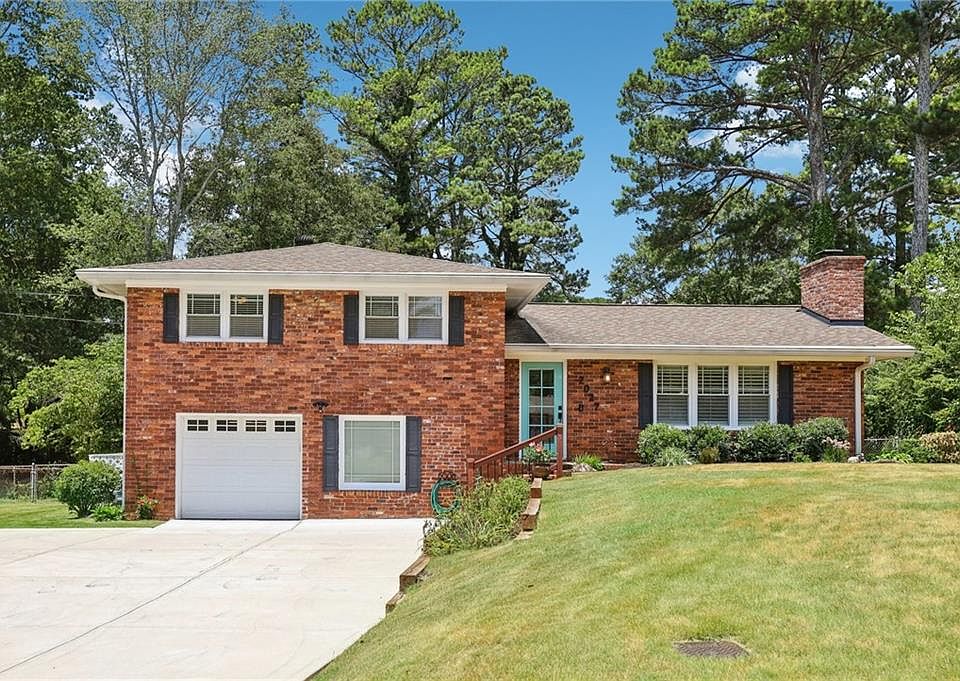 1st image of 2027 Ferry Dr