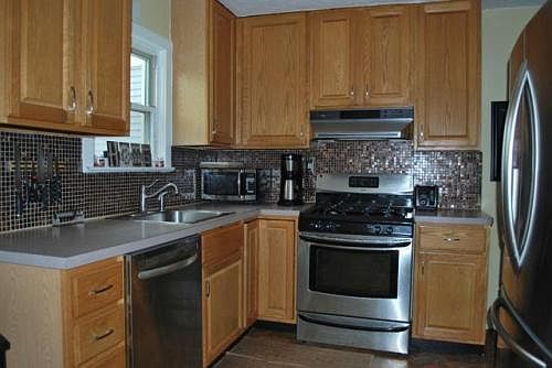 5th image of 8161 Lynway Ave