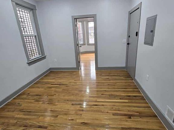 5th image of 206 Myrtle Ave #1