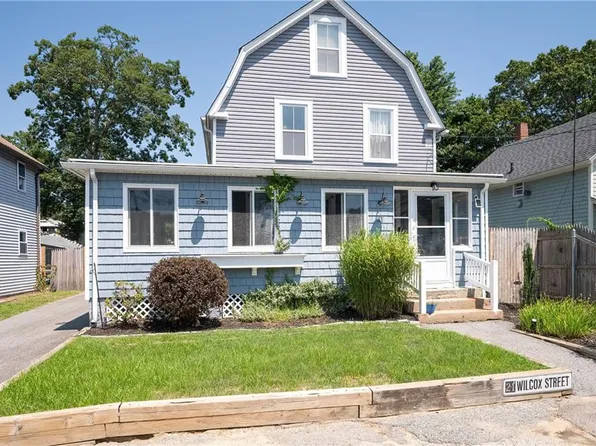 21 Wilcox St, Warwick, RI 02889