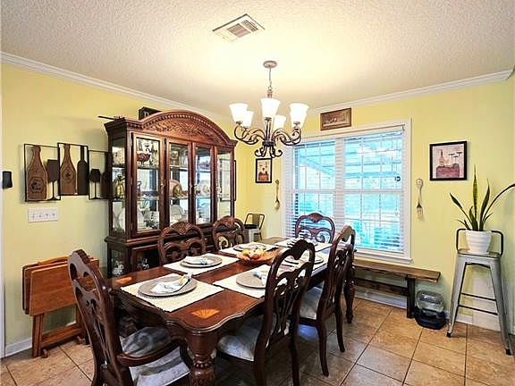 5th image of 106 Southern Oaks Ln