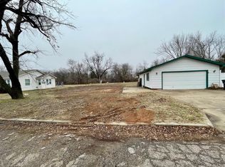 1002 W Wood St #1&2, Shawnee, OK 74801