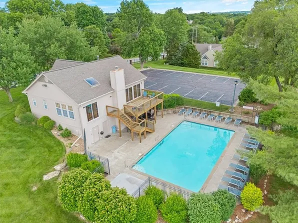 4323 S Megan Ct APT 3, Independence, MO 64055