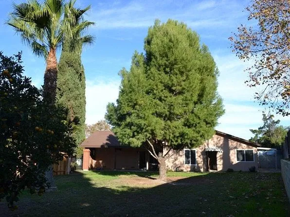 1235 Page Cir, Corona, CA 92882