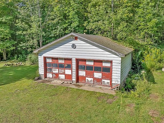 4th image of 9425 Peck Hill Rd