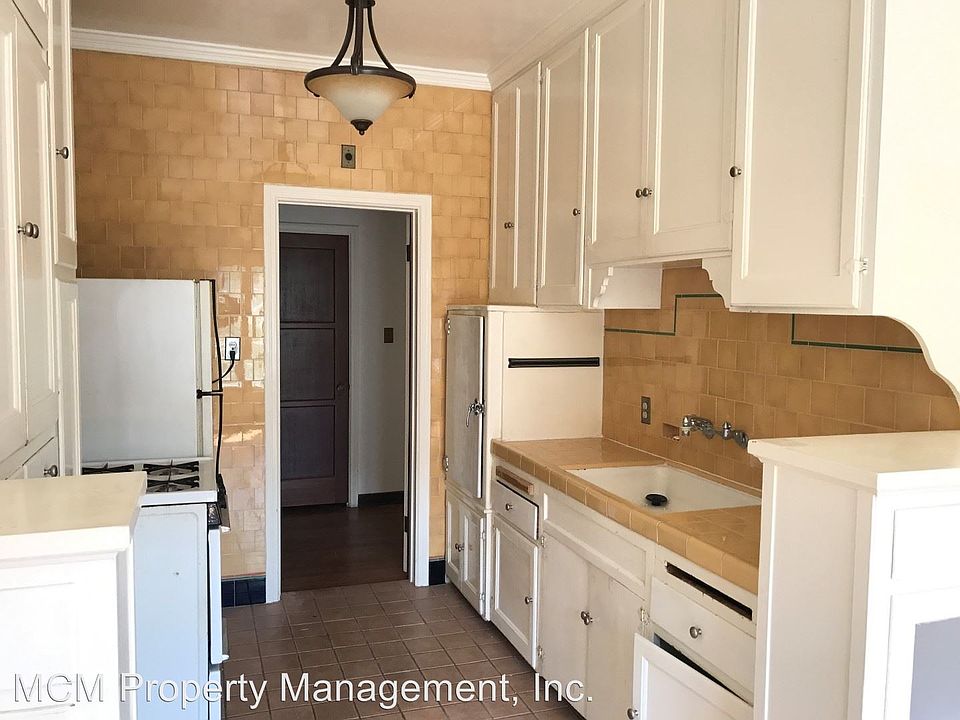 1st image of 372 S Cochran Ave APT 5