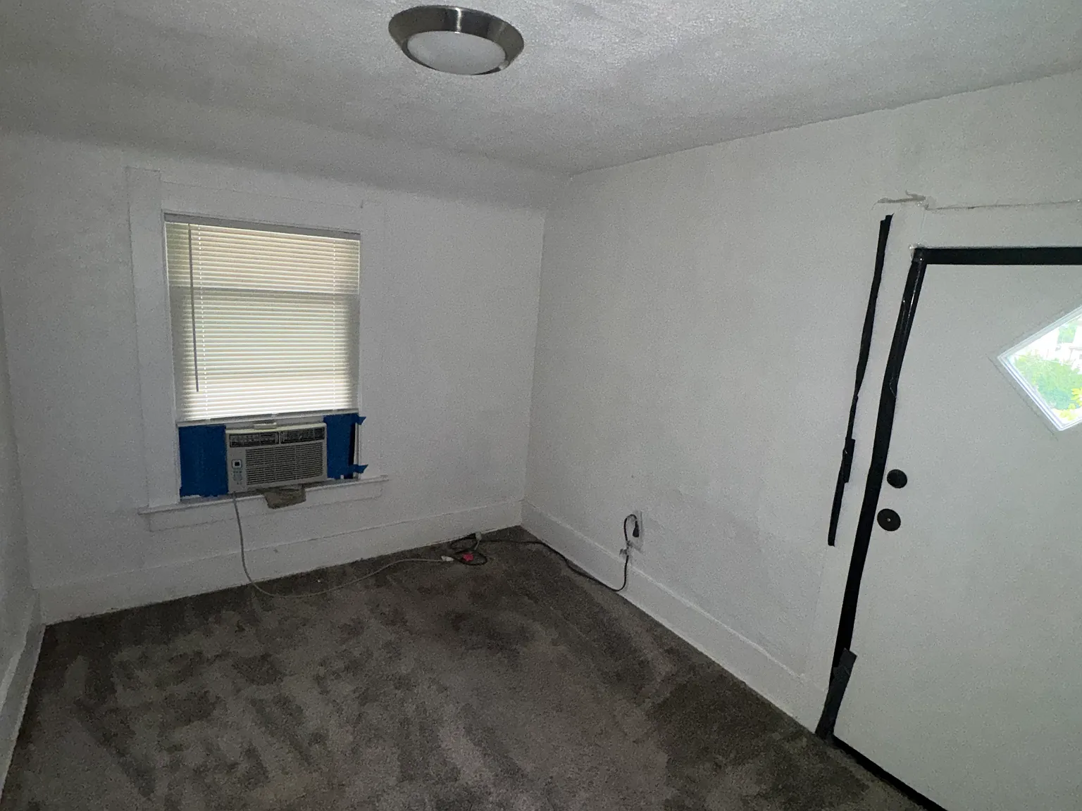3 bed, 1.5 bath, 1126 sqft, $1,100 — Photo 4