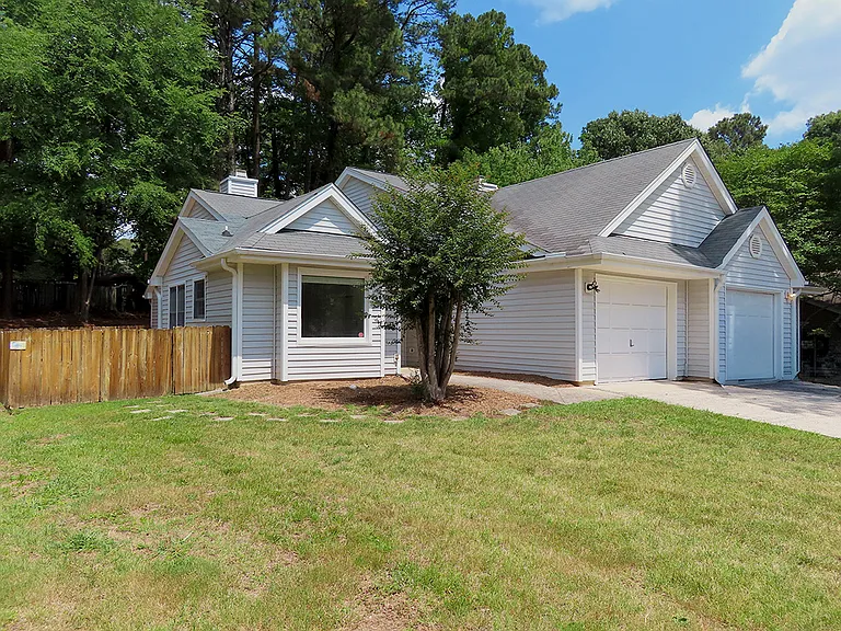 205 Standish Dr — Photo 11