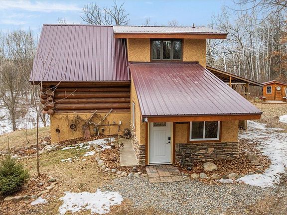 4th image of 3895 Division St W