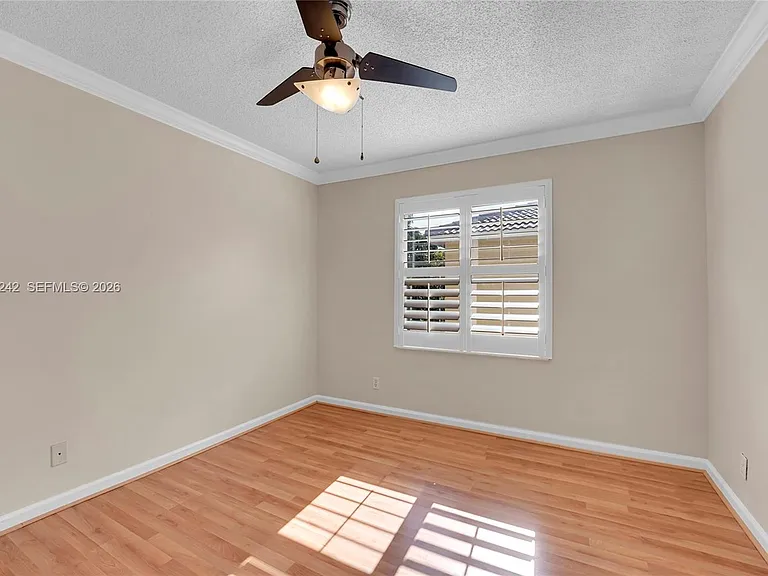 1905 Capeside Cir — Photo 15