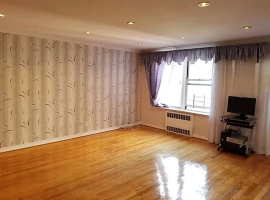 Sold by NYC Red Group LLC | media 5