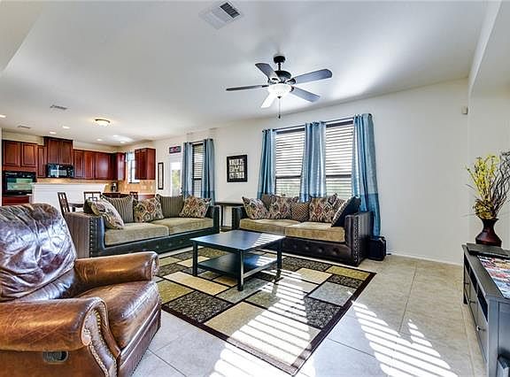 4th image of 1118 Sussex Pl