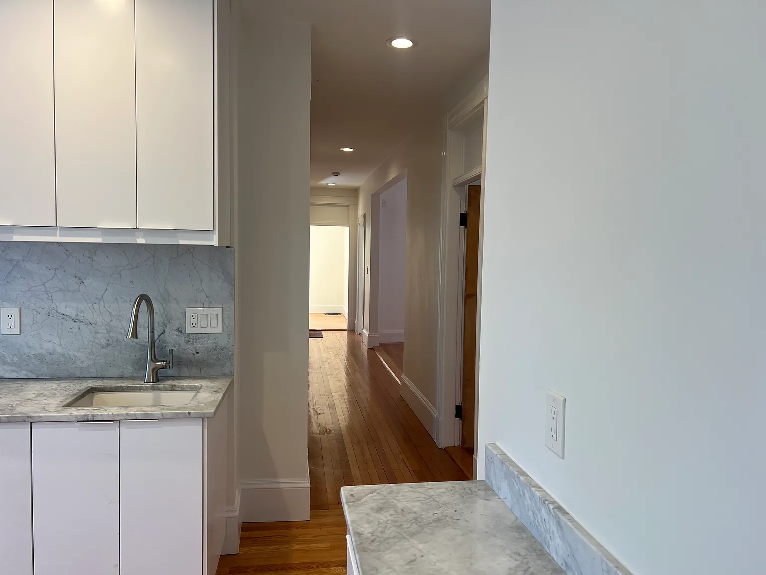 3 bed, 1343 sqft, $5,400 — Photo 4