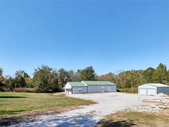 83 Buckeye Ln, Elsberry, MO 63343