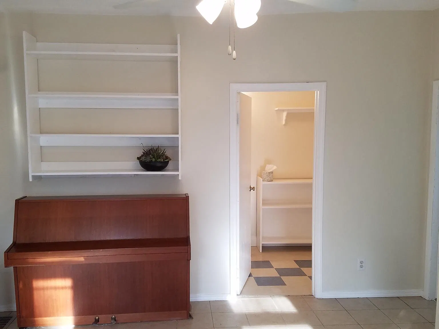 1191 Holmden Ave — Photo 3