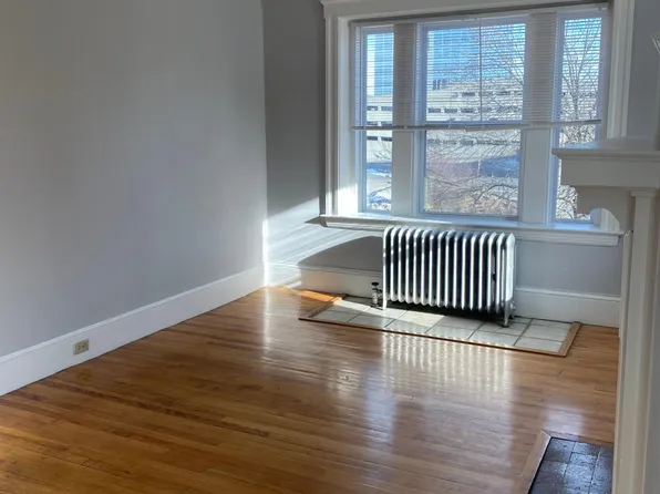 15 Irving St APT 1C, Worcester, MA 01609