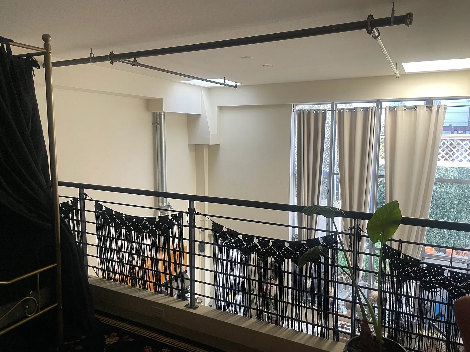 1 bed, 1.5 bath, 1100 sqft, $5,500 — Photo 2