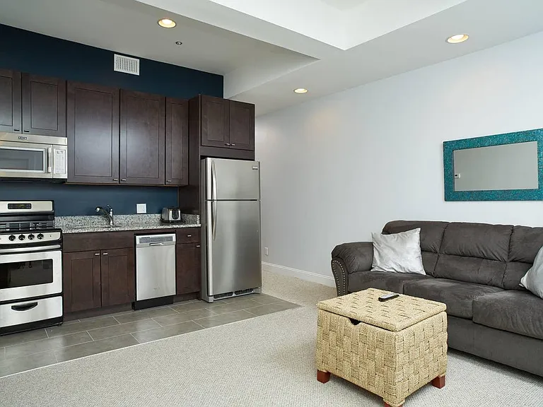 921 12th St NE #BASEMENT — Photo 2