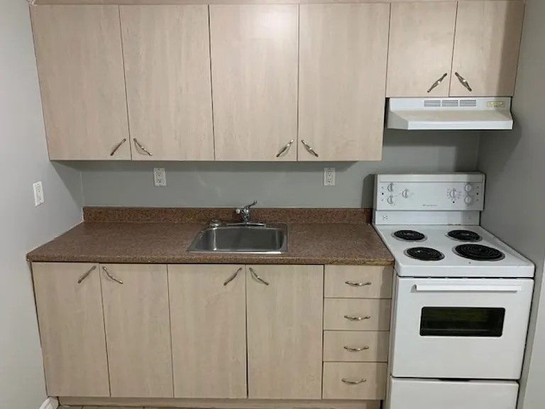 324 Chapel St #B1 — Photo 5