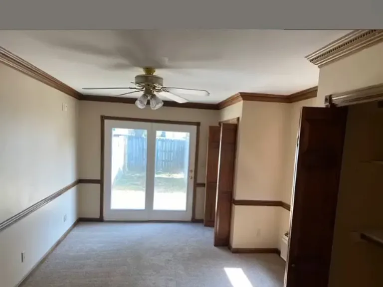 923 Stapp Dr #TOWNHOUSE — Photo 2